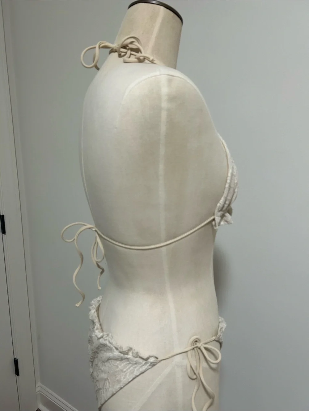 Lace Ruffle Bikini Set - Picture 4 of 7